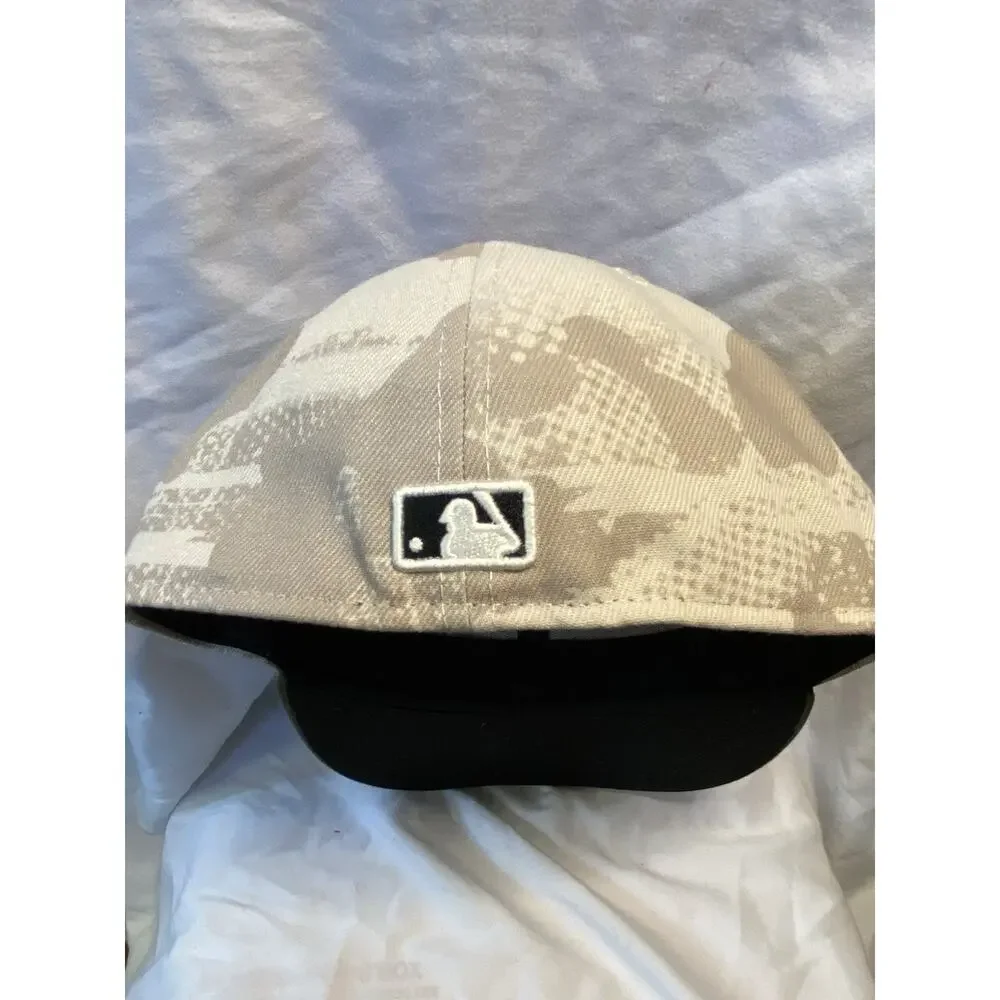 New Era 59FIFTY Milwaukee Brewers Armed Forces Camo Fitted Hat 7 1/2 MLB
